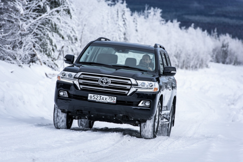 Рассекречены комплектации и моторы Toyota Land Cruiser 300 2021