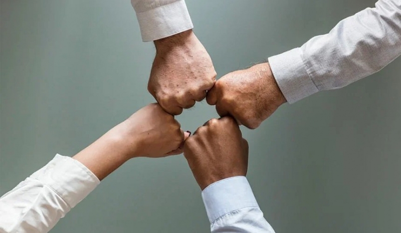 Партнеры не могут вернуть деньги от Музенидис Трэвел даже по дружбе