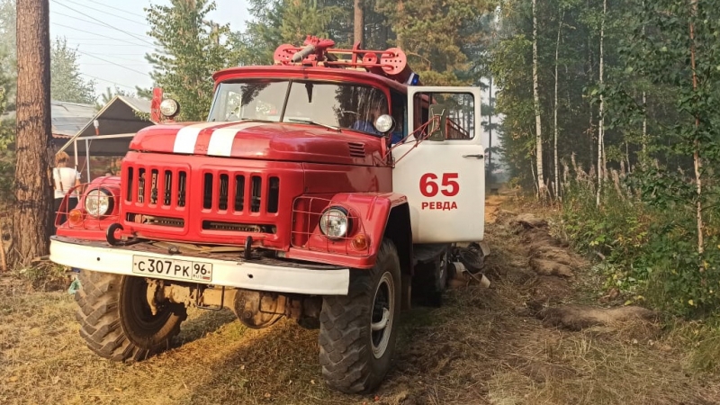 Из садоводства рядом с горящим лесом под Первоуральском эвакуировали 83 человека