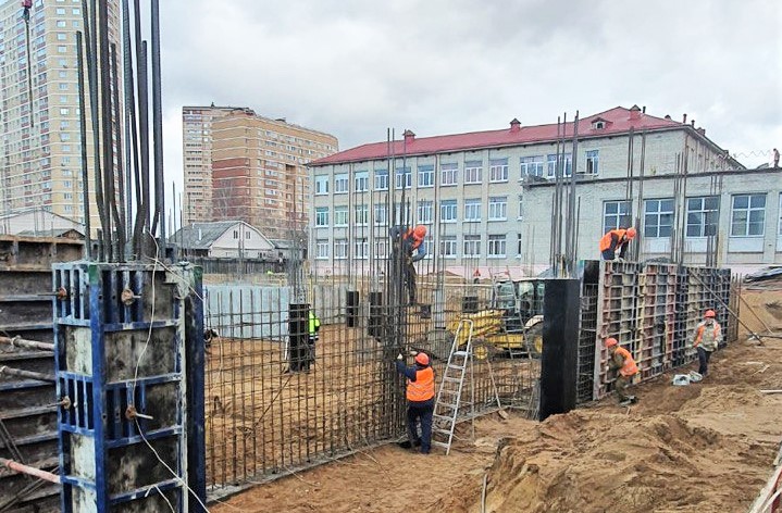В Раменском строители приступили к устройству фундамента нового учебного корпуса школы №6