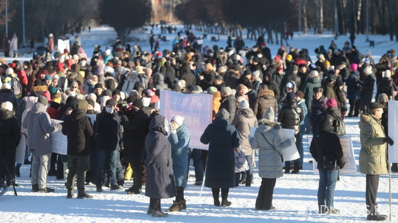 Противники QR-кодов провели вторую массовую акцию в Екатеринбурге (ФОТО)