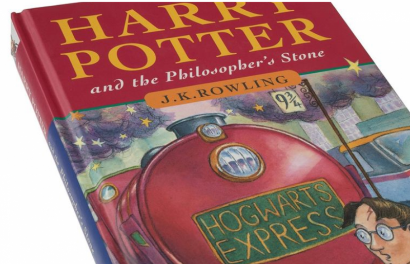 Первое издание "Гарри Поттера" продали на аукционе за рекордную сумму (видео)