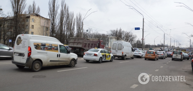 В Киеве на Окружной дороге произошло массовое ДТП: где не проехать. Карта