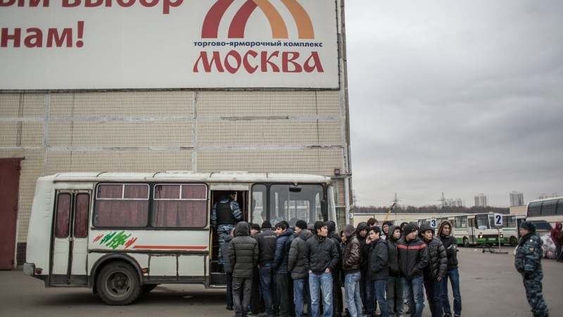 В муфтияте и РПЦ предложили обучать мигрантов до приезда в Россию
