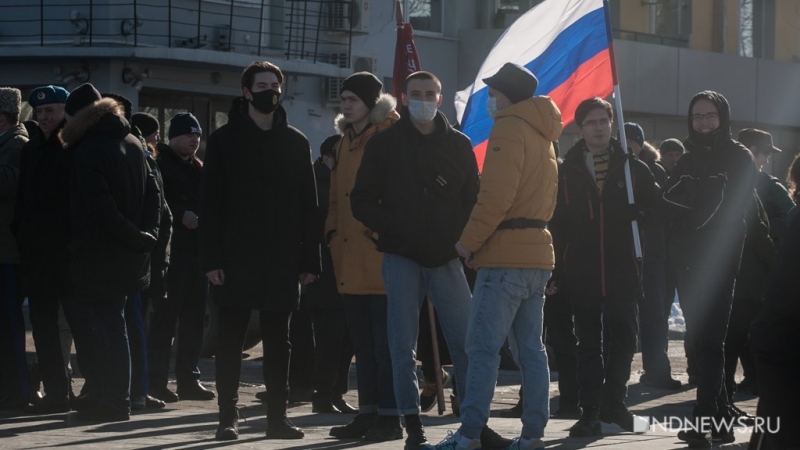 Свердловский губернатор запретил массовые мероприятия