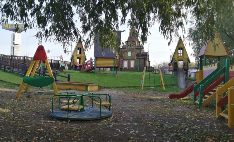 135 детских площадок по программе губернатора установят в Подмосковье