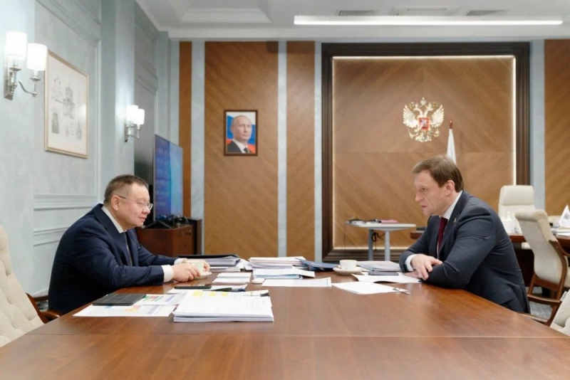 Глава Минстроя РФ и председатель Комитета Госдумы по строительству и ЖКХ провели совещание