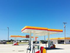 Рынок труда в сфере обслуживания: как развивается работа на АЗС в 2025 году