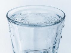 Вода в 19 литровых бутылках: плюсы доставки и советы по выбору помпы