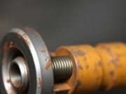 Резьбовой заклепочник: принцип работы и сфера применения